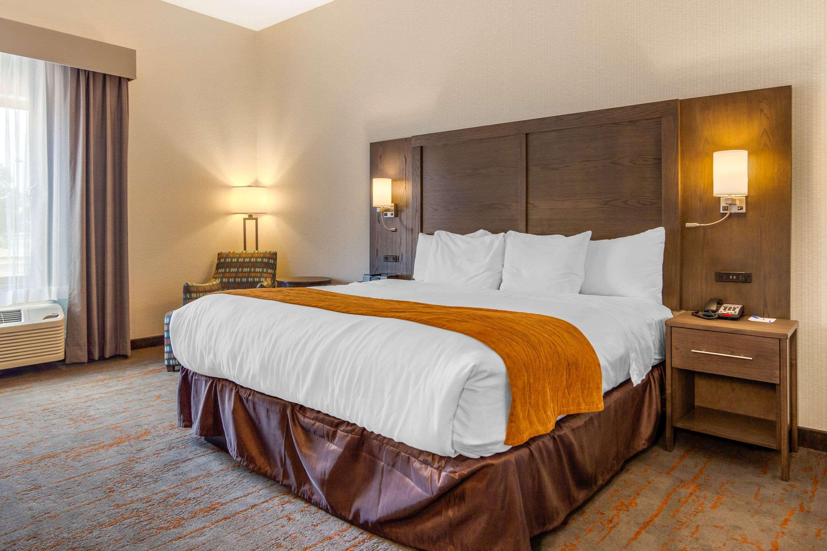 Comfort Inn & Suites Brighton Denver Ne Medical Center Экстерьер фото