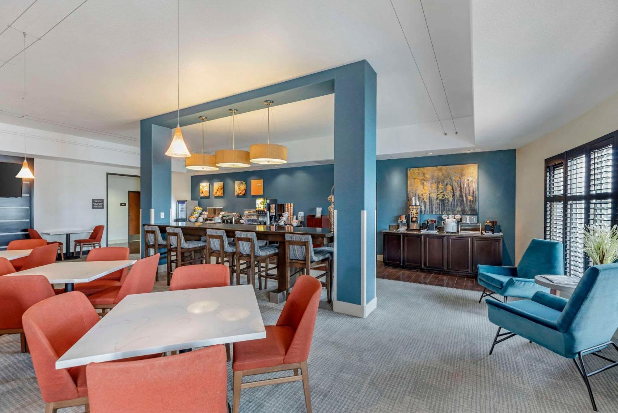 Comfort Inn & Suites Brighton Denver Ne Medical Center Экстерьер фото