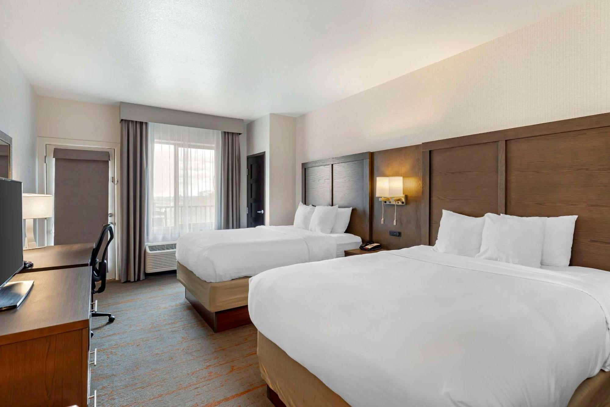 Comfort Inn & Suites Brighton Denver Ne Medical Center Экстерьер фото