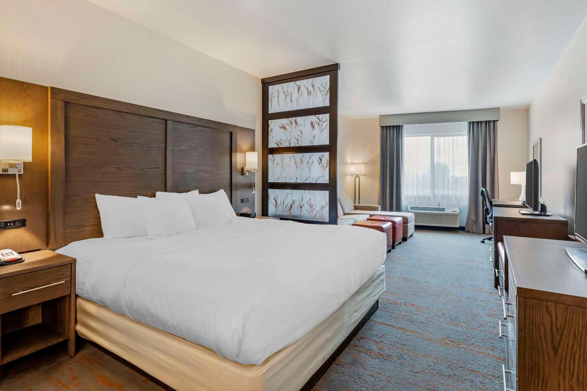Comfort Inn & Suites Brighton Denver Ne Medical Center Экстерьер фото