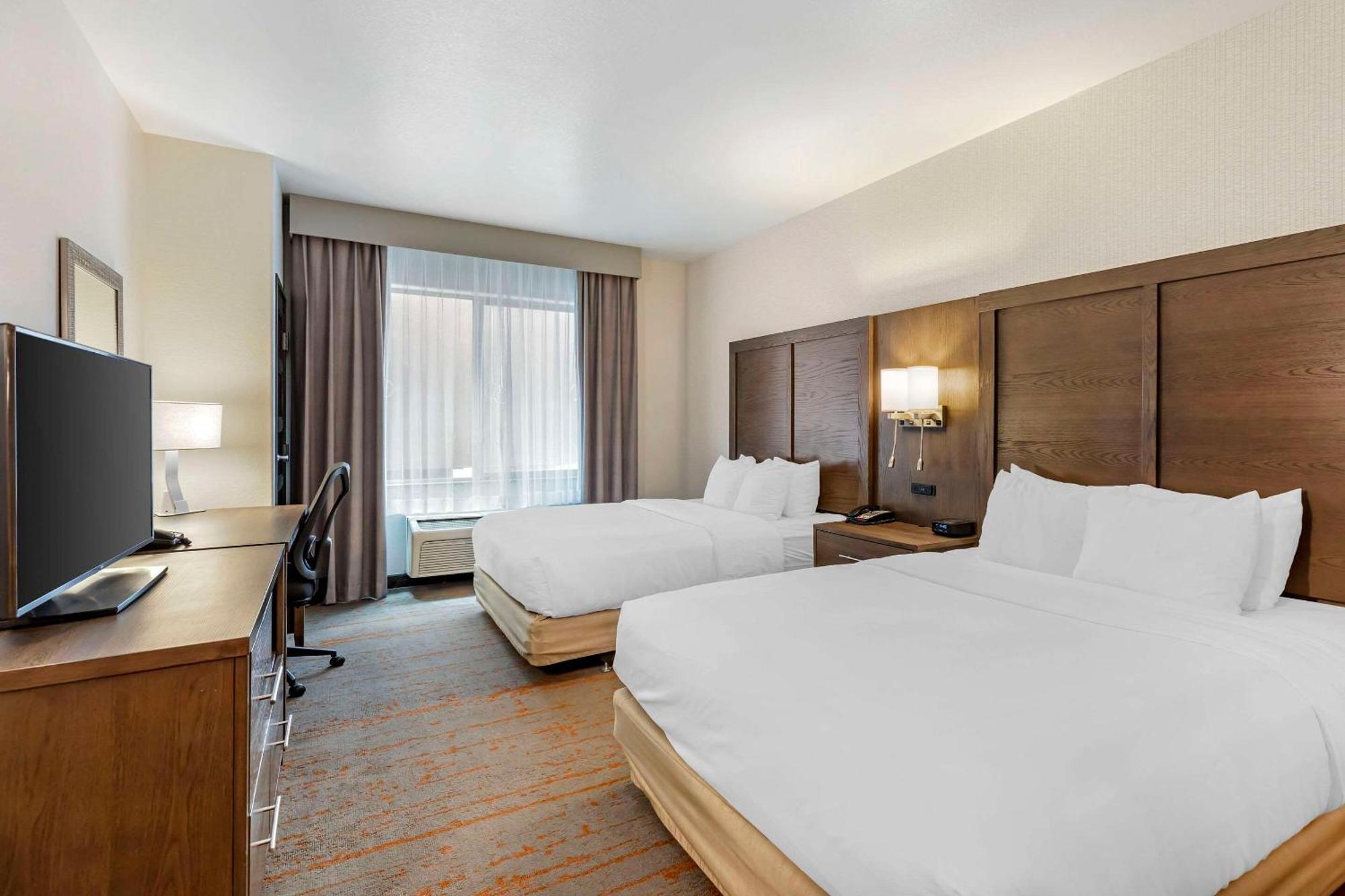 Comfort Inn & Suites Brighton Denver Ne Medical Center Экстерьер фото