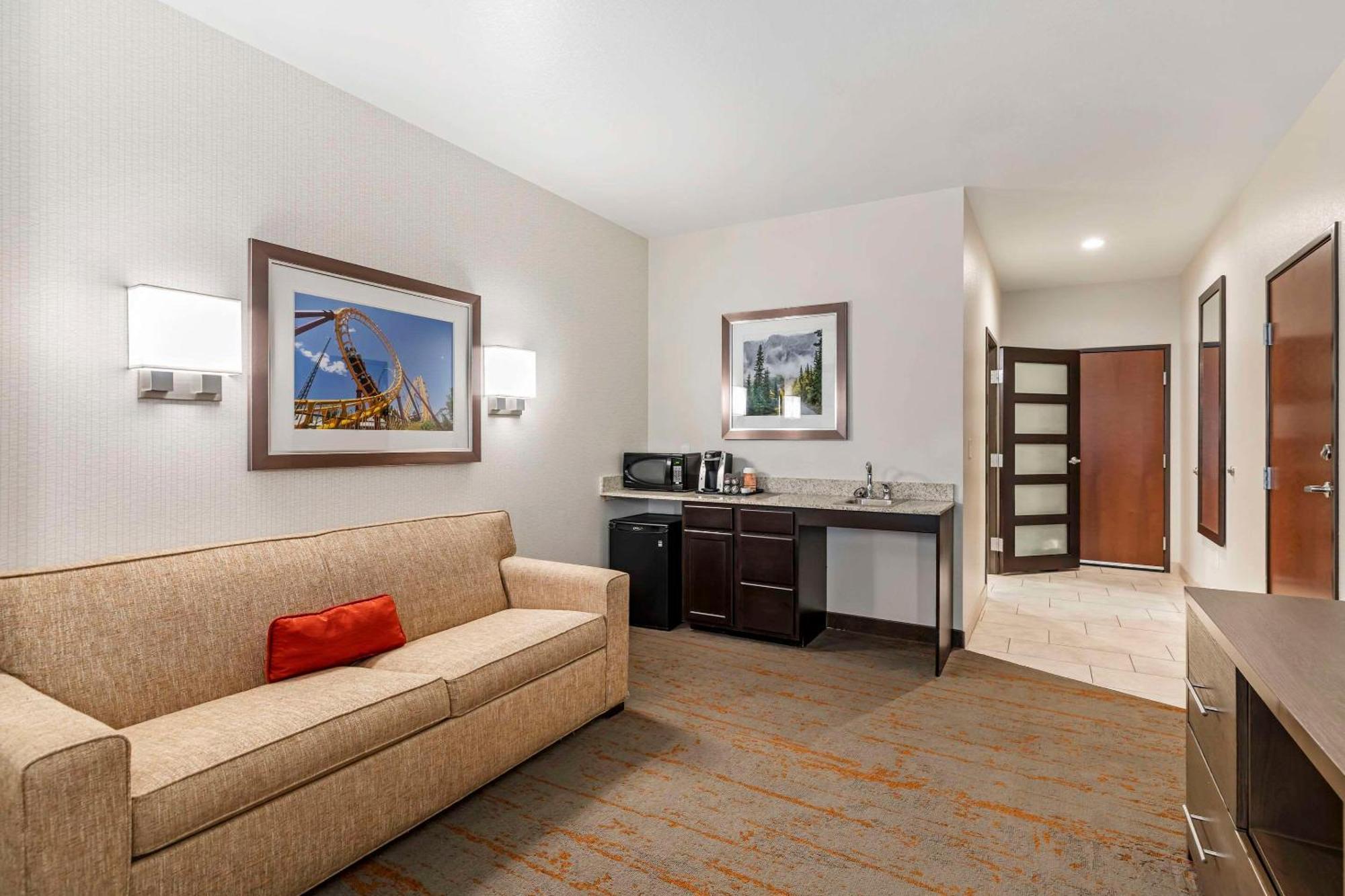 Comfort Inn & Suites Brighton Denver Ne Medical Center Экстерьер фото