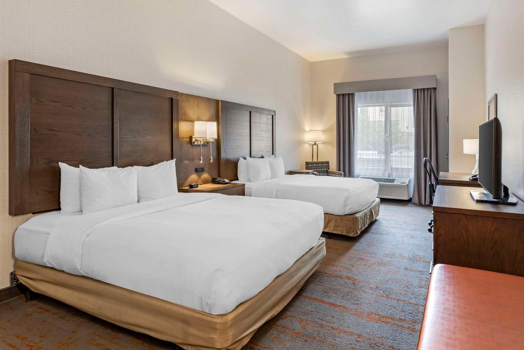 Comfort Inn & Suites Brighton Denver Ne Medical Center Экстерьер фото