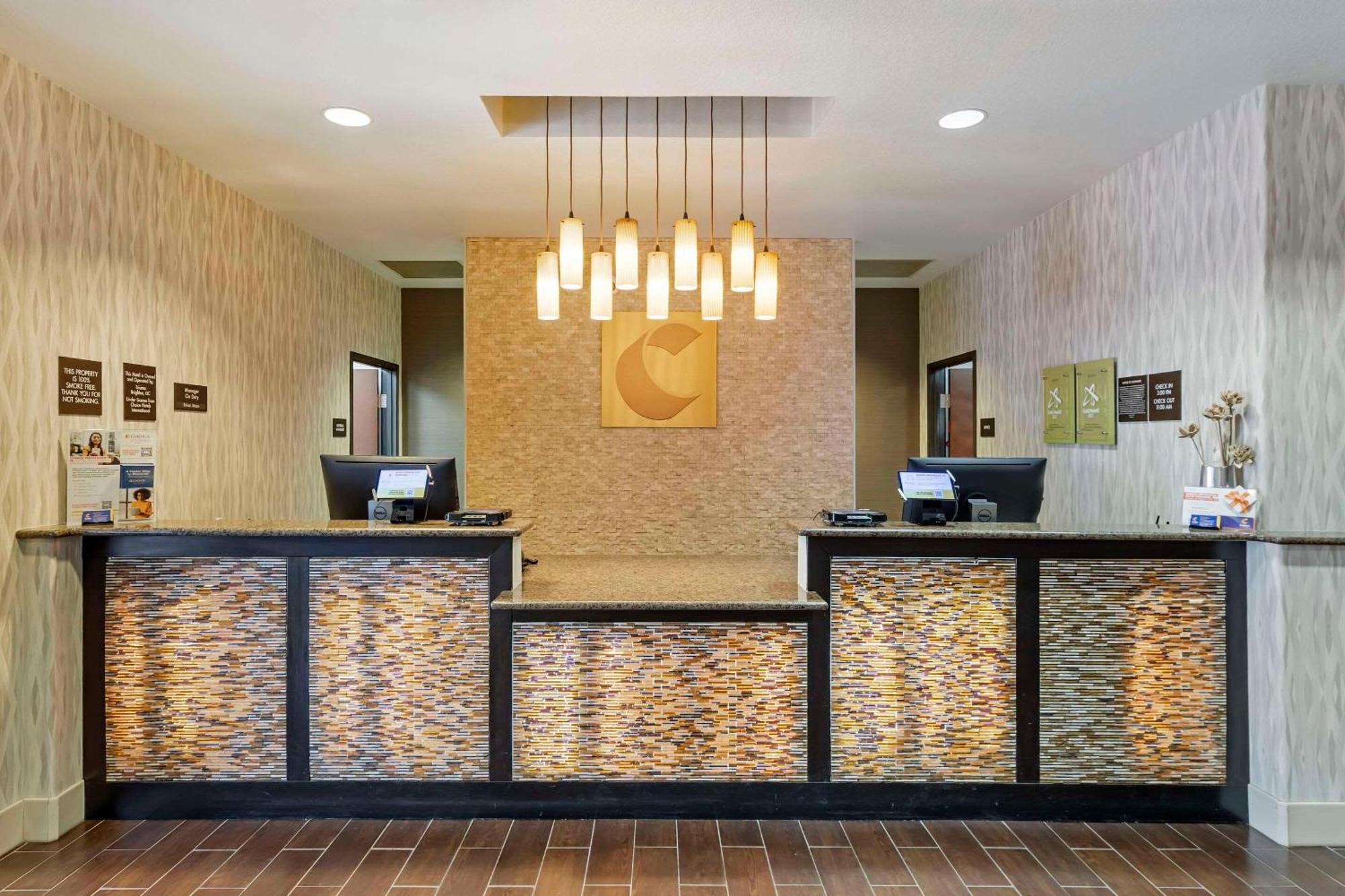 Comfort Inn & Suites Brighton Denver Ne Medical Center Экстерьер фото